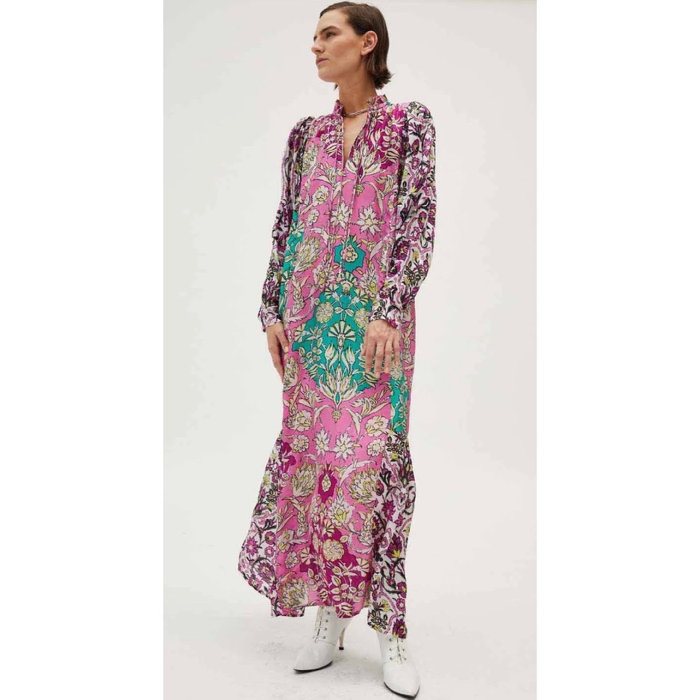 Seahorse maxi dress never worn.